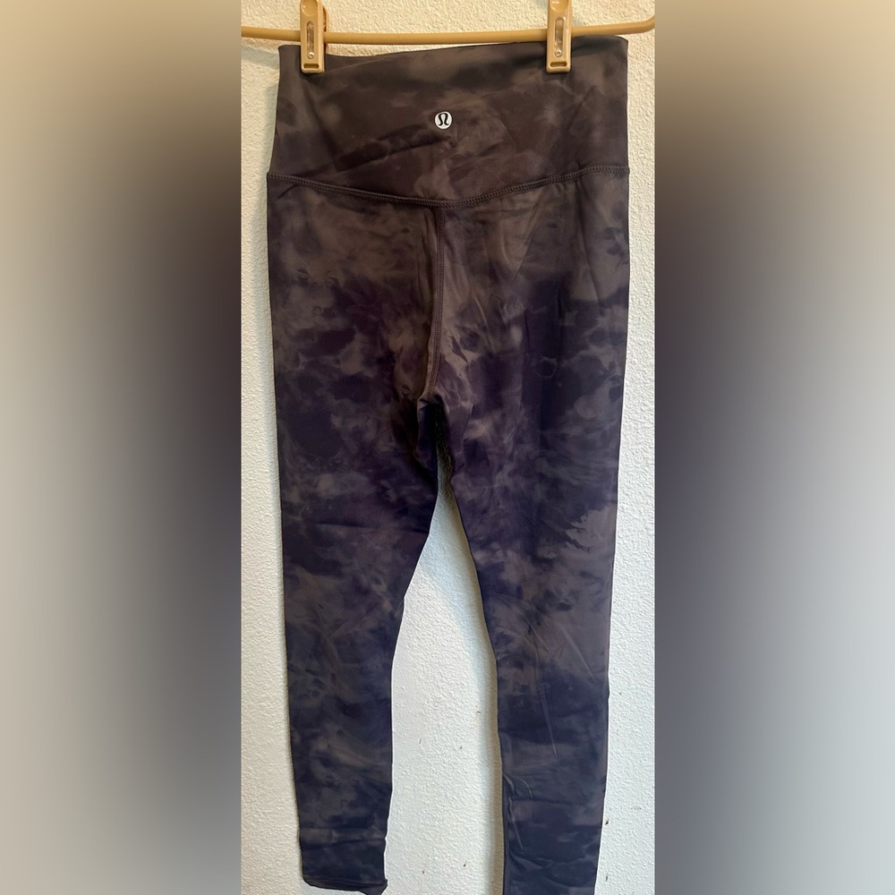 Brand new, never worn Lululemon leggings. In excellent change